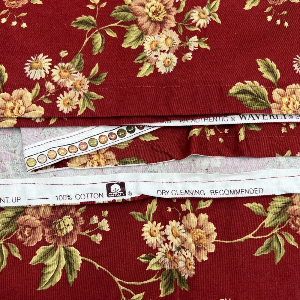 Waverly Heirloom Trellis Red Floral Cotton Fabric Tablecloth 92x53 Cottagecore